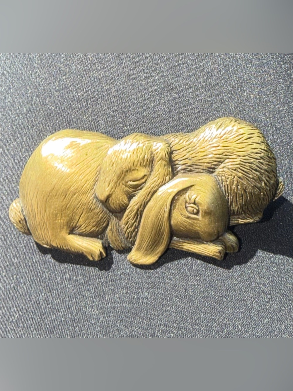 Vtg JJ Signed Rabbit Bunny Brooch Pin Snuggling Bunnies Brass Tone Figural 2.5”